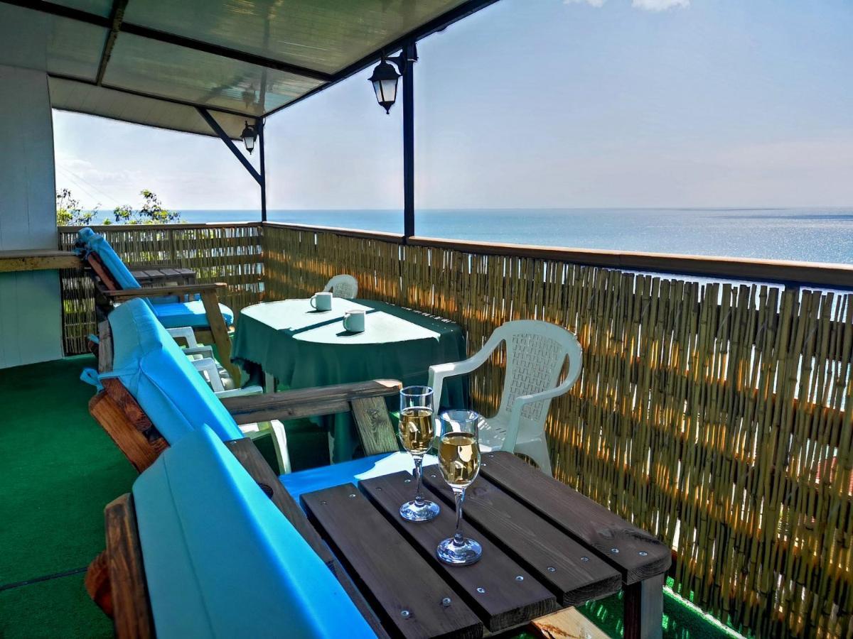 Sea View Apartments Odessa Esterno foto