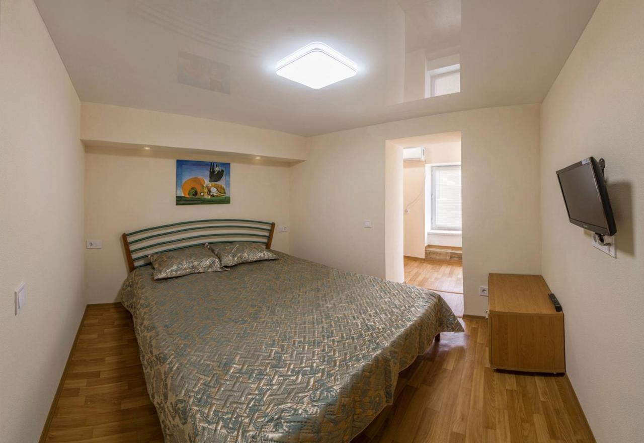 Sea View Apartments Odessa Esterno foto